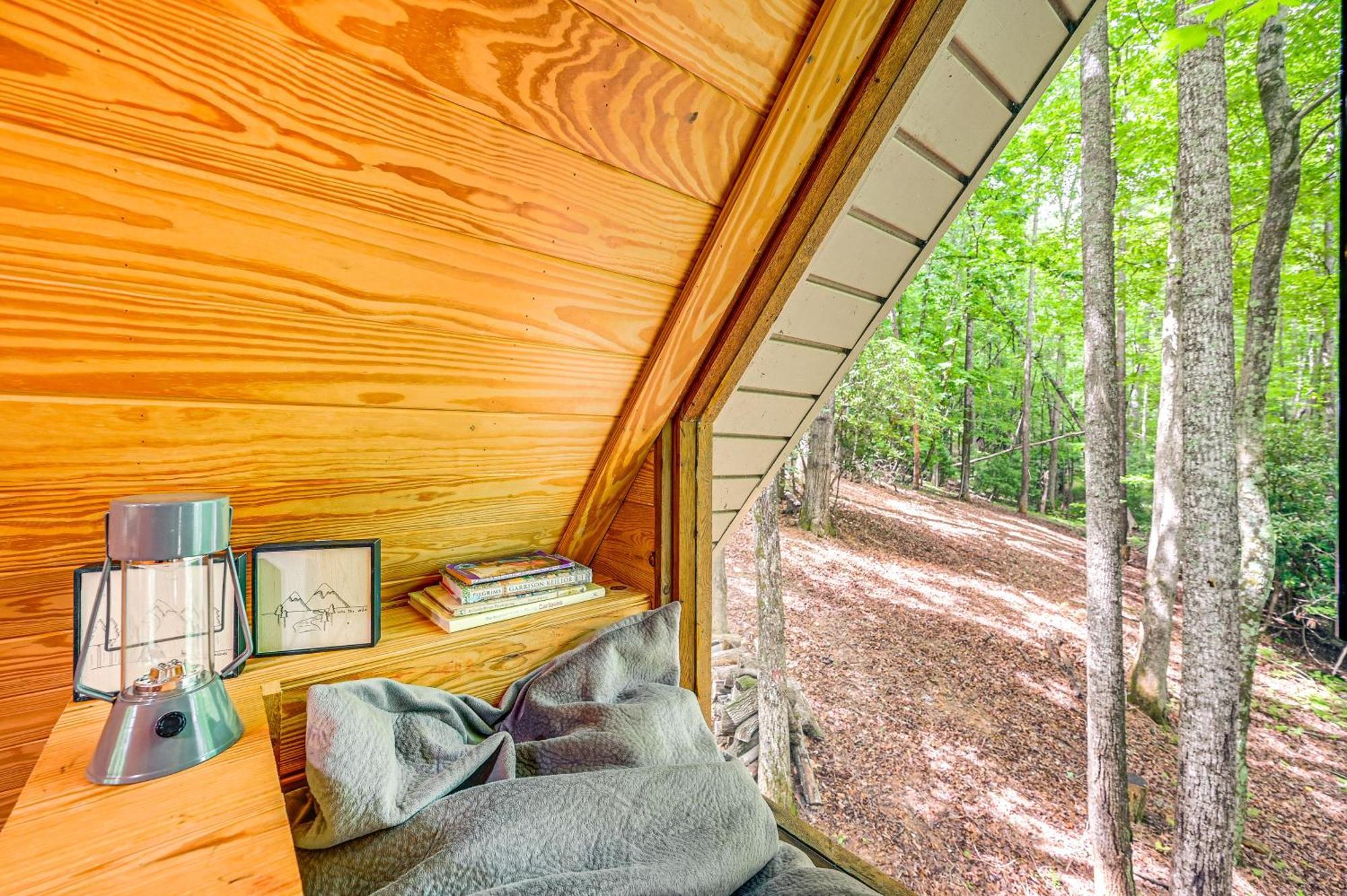 Charming Roaring Gap Cabin With Patio And Fire Pit! Villa Abshers Bagian luar foto