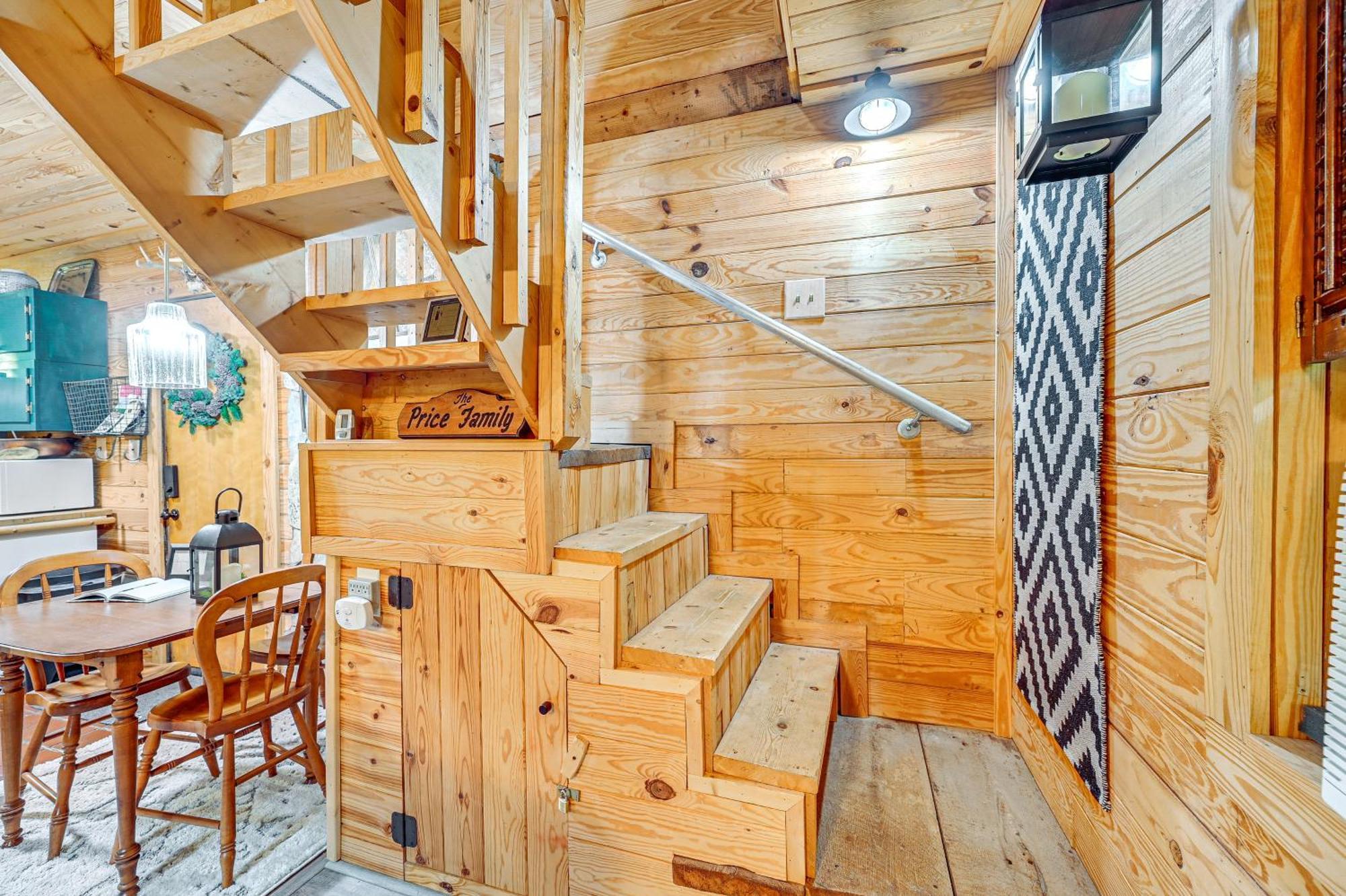 Charming Roaring Gap Cabin With Patio And Fire Pit! Villa Abshers Bagian luar foto