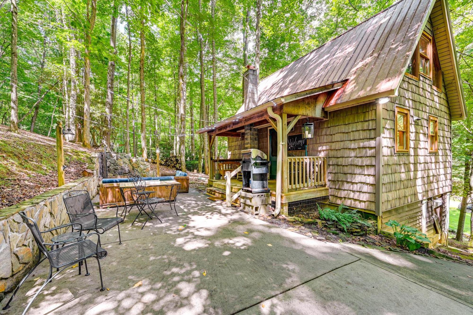 Charming Roaring Gap Cabin With Patio And Fire Pit! Villa Abshers Bagian luar foto