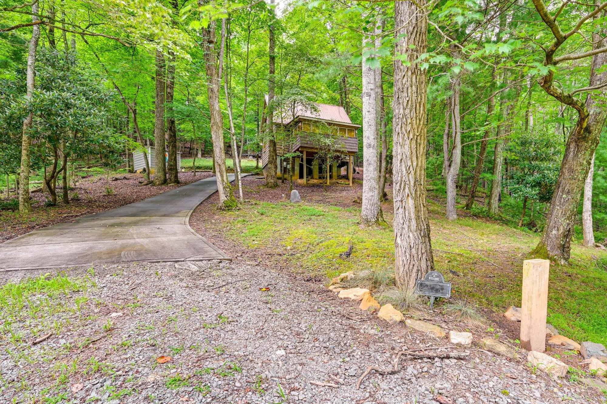 Charming Roaring Gap Cabin With Patio And Fire Pit! Villa Abshers Bagian luar foto