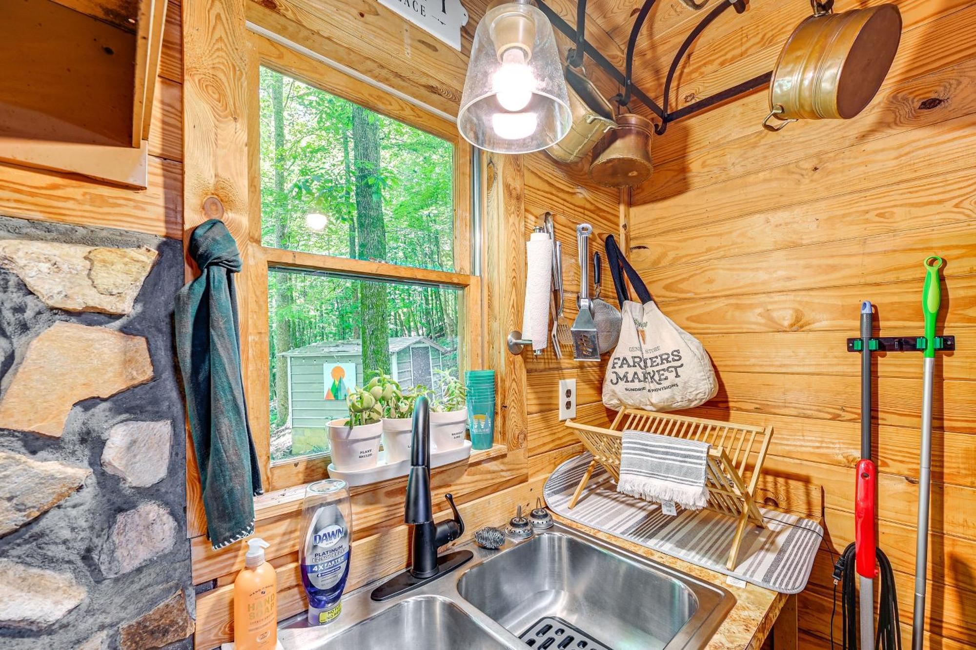 Charming Roaring Gap Cabin With Patio And Fire Pit! Villa Abshers Bagian luar foto