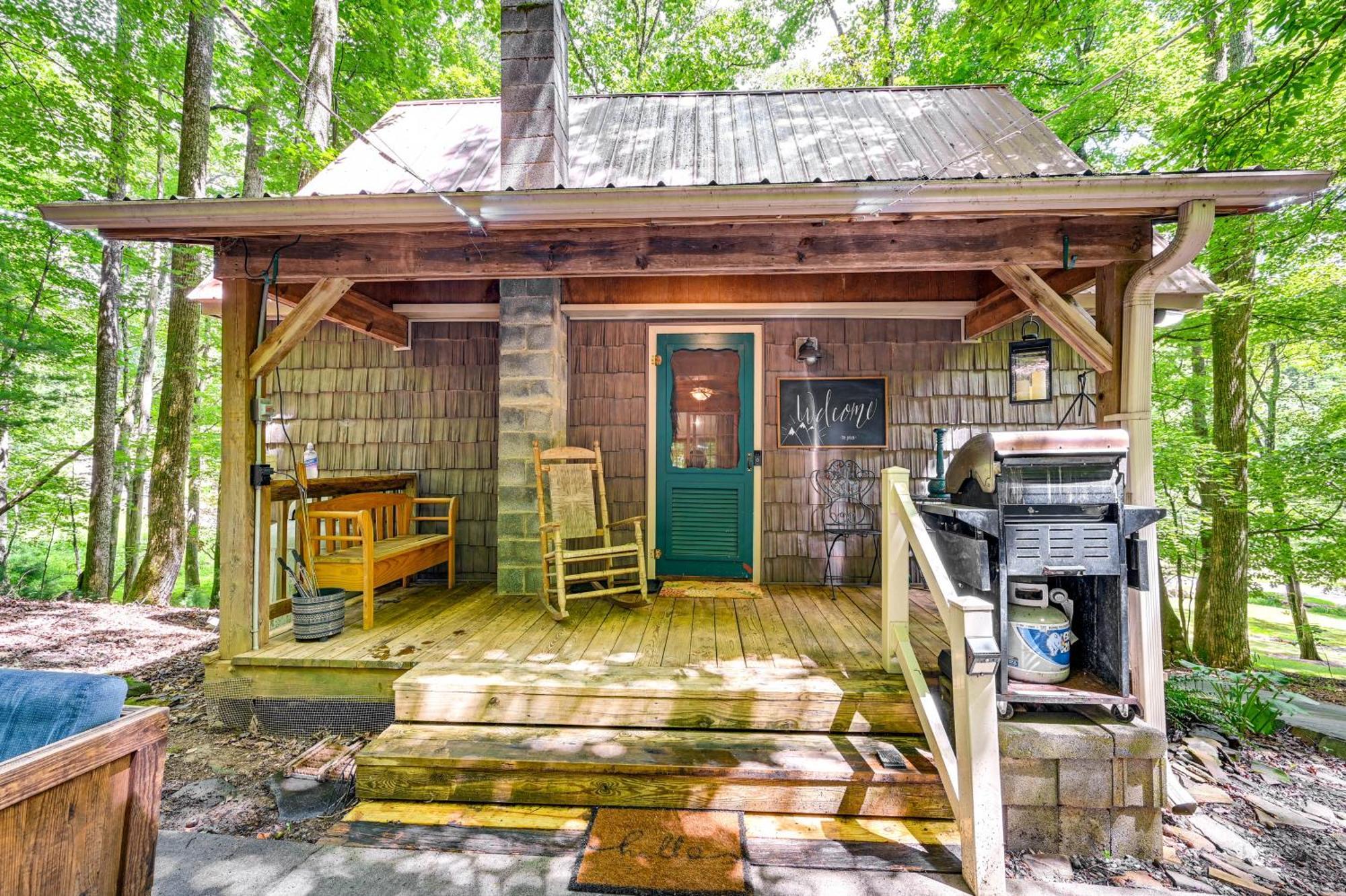 Charming Roaring Gap Cabin With Patio And Fire Pit! Villa Abshers Bagian luar foto