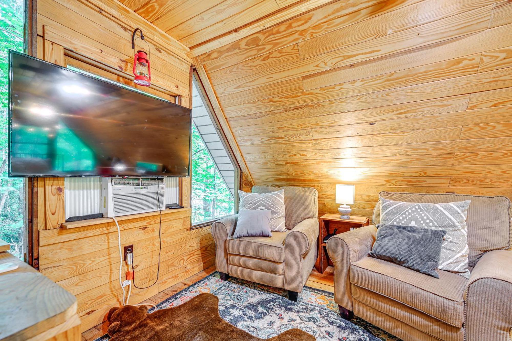 Charming Roaring Gap Cabin With Patio And Fire Pit! Villa Abshers Bagian luar foto